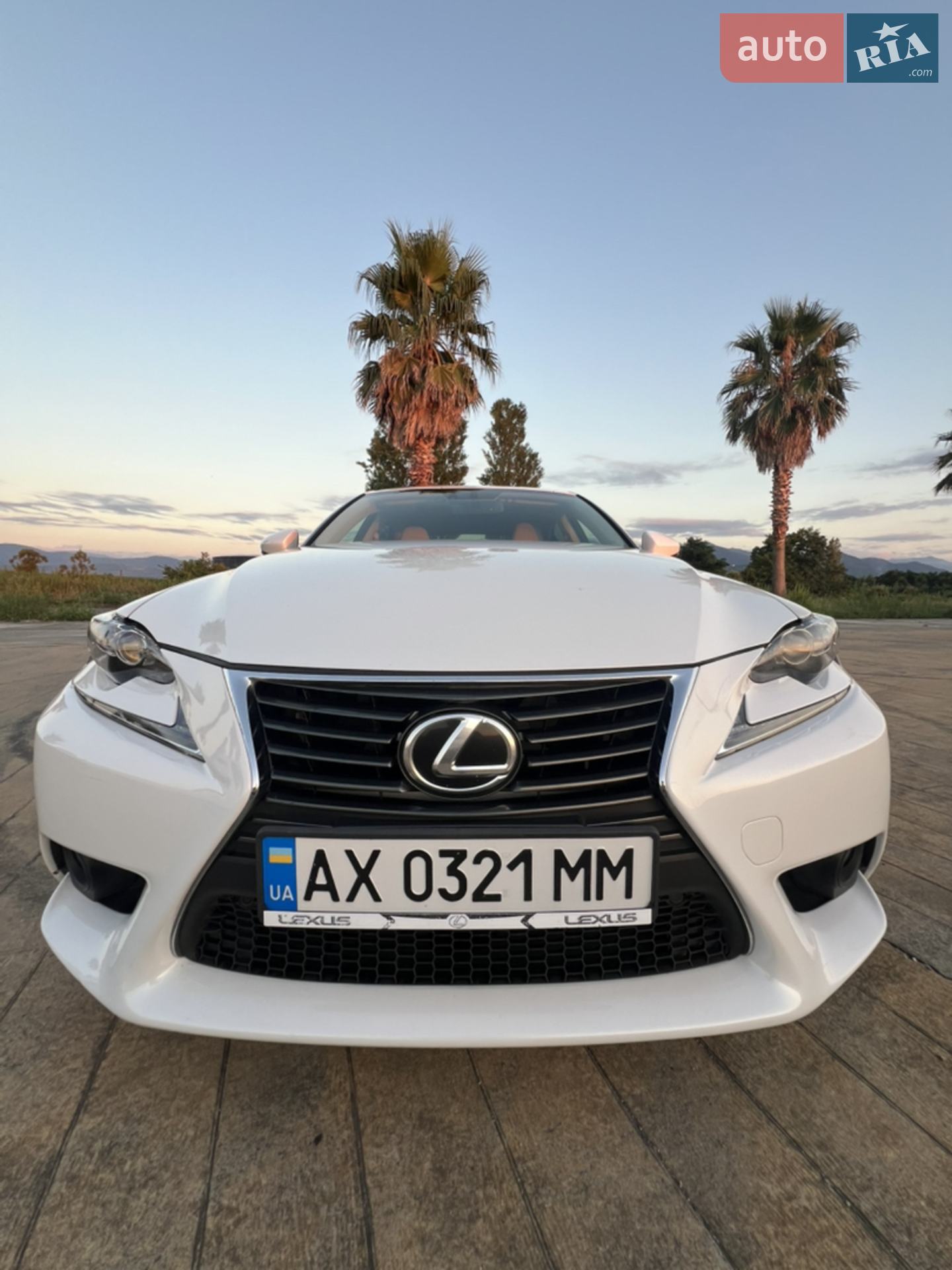 2016 Lexus IS - мініатюра 2