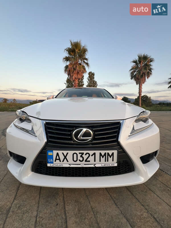 Седан Lexus IS 2016 в Харькове фото 2 Седан Lexus IS 2016 в Харькове