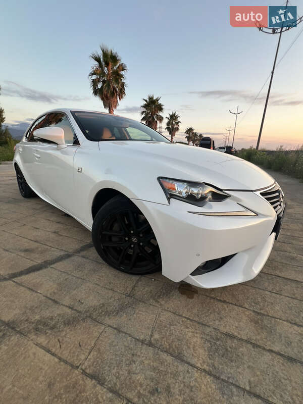 Седан Lexus IS 2016 в Харькове фото 7 Седан Lexus IS 2016 в Харькове