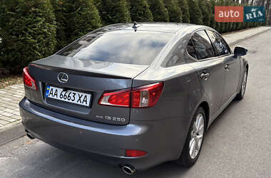 Седан Lexus IS 2012 в Львове