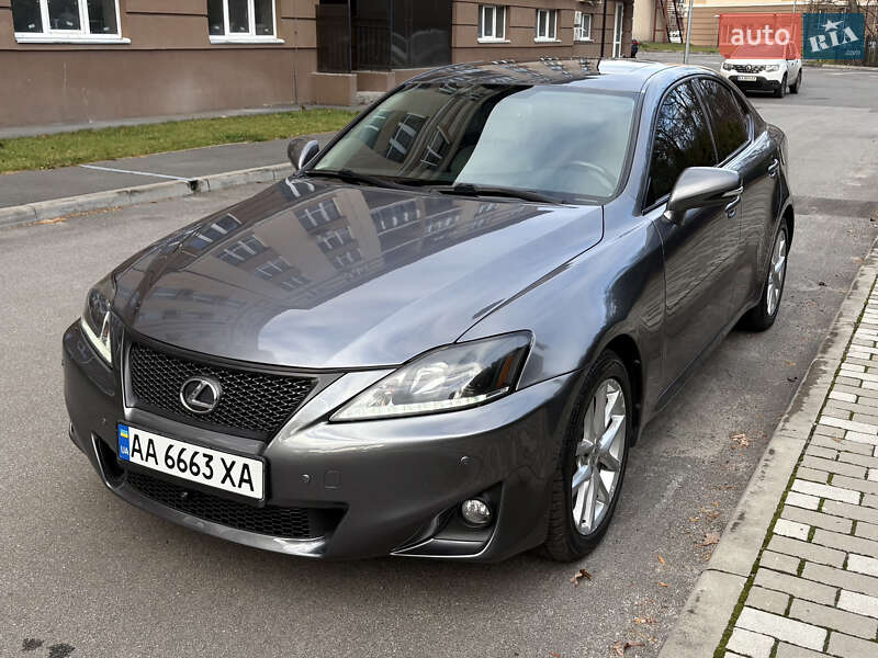 Седан Lexus IS 2012 в Львове