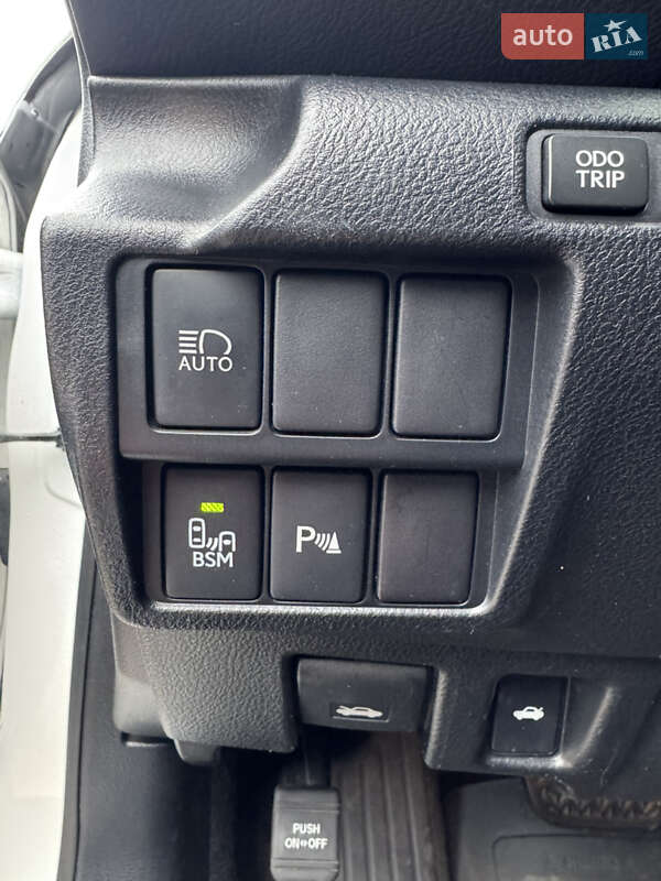 Седан Lexus IS 2016 в Києві фото 26 Седан Lexus IS 2016 в Києві