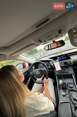 Седан Lexus IS 2015 в Киеве