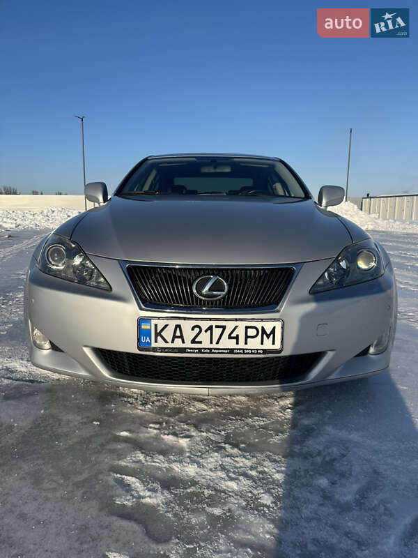 Седан Lexus IS 2008 в Киеве