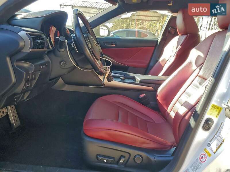 Седан Lexus IS 2018 в Львове