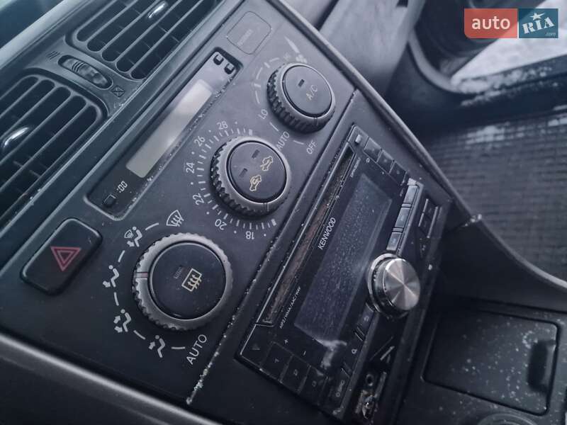 Седан Lexus IS 1999 в Каменском