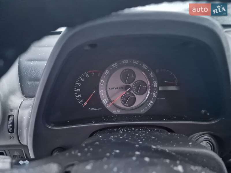 Седан Lexus IS 1999 в Каменском