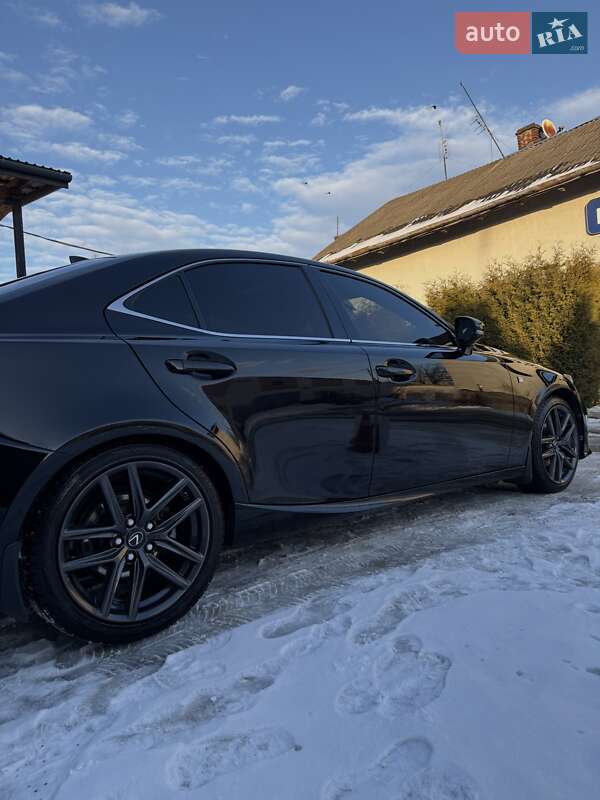Седан Lexus IS 2015 в Дрогобыче фото 8 Седан Lexus IS 2015 в Дрогобыче