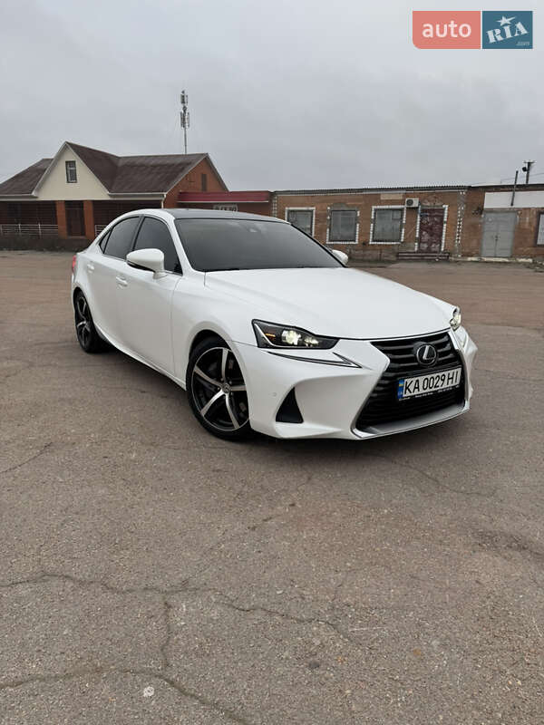 Седан Lexus IS 2016 в Києві фото 28 Седан Lexus IS 2016 в Києві