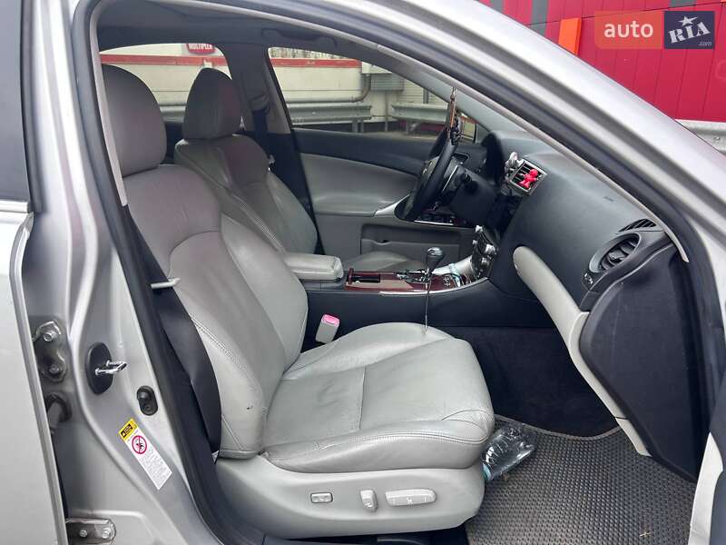 Седан Lexus IS 2008 в Киеве фото 10 Седан Lexus IS 2008 в Киеве