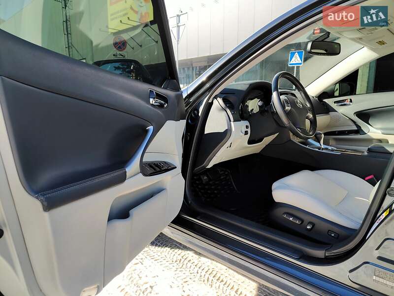 Седан Lexus IS 2011 в Києві фото 35 Седан Lexus IS 2011 в Києві