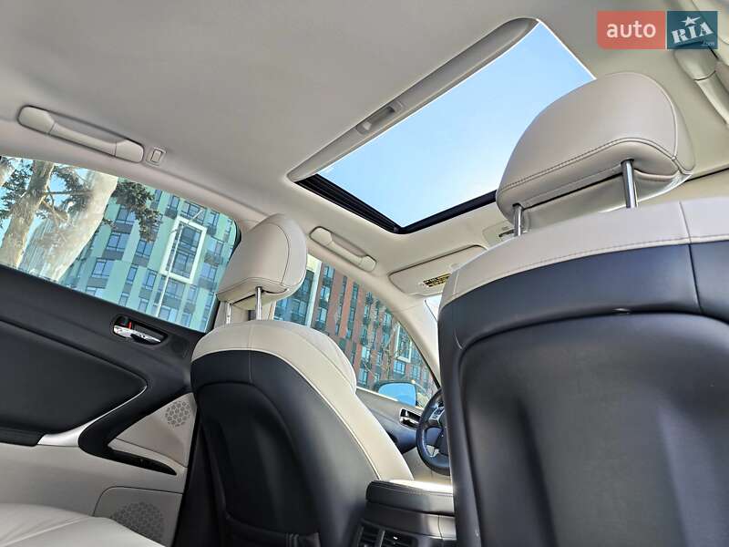 Седан Lexus IS 2011 в Києві фото 61 Седан Lexus IS 2011 в Києві