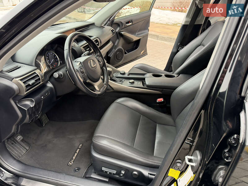 Седан Lexus IS 2015 в Киеве фото 15 Седан Lexus IS 2015 в Киеве