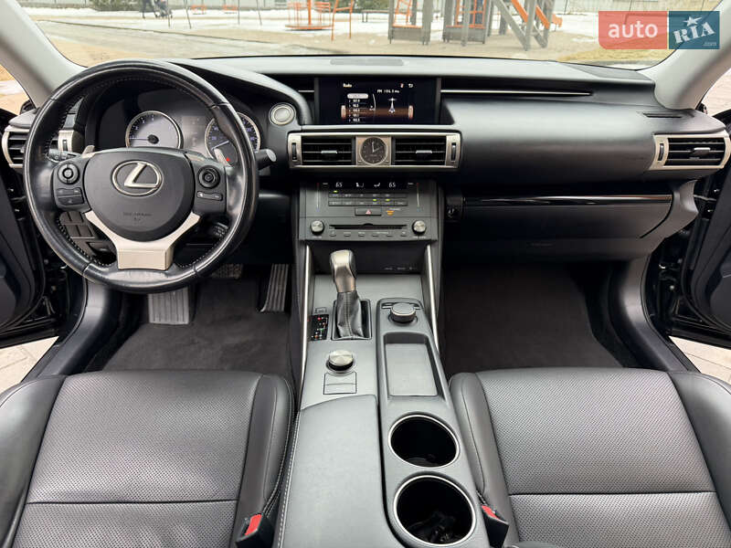 Седан Lexus IS 2015 в Киеве фото 26 Седан Lexus IS 2015 в Киеве
