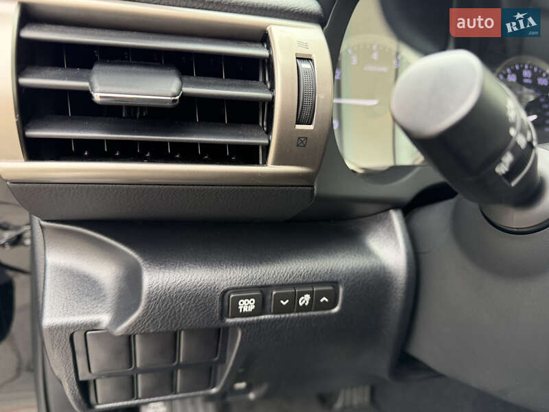 Седан Lexus IS 2015 в Киеве фото 31 Седан Lexus IS 2015 в Киеве