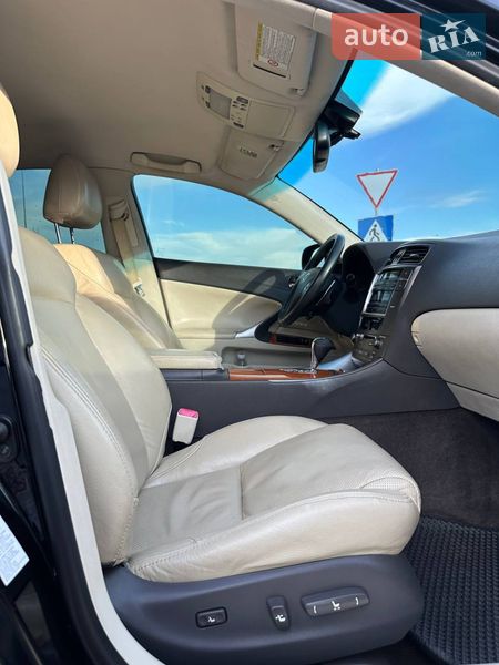 Седан Lexus IS 2009 в Шептицькому