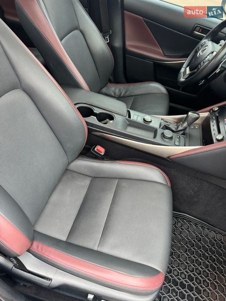 Седан Lexus IS 2016 в Києві
