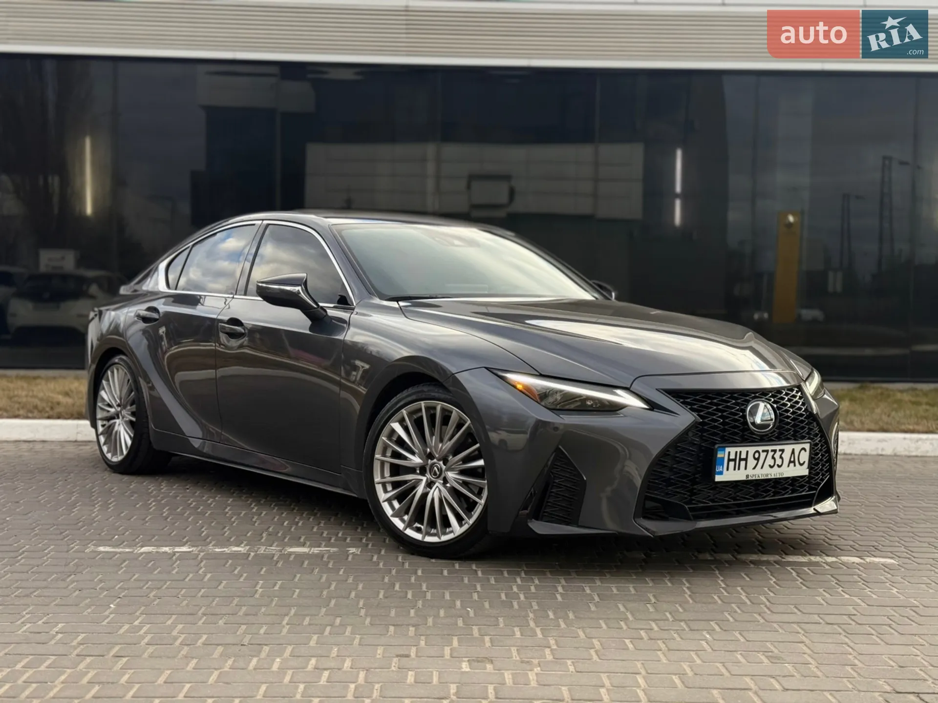 2023 Lexus IS - фото 1