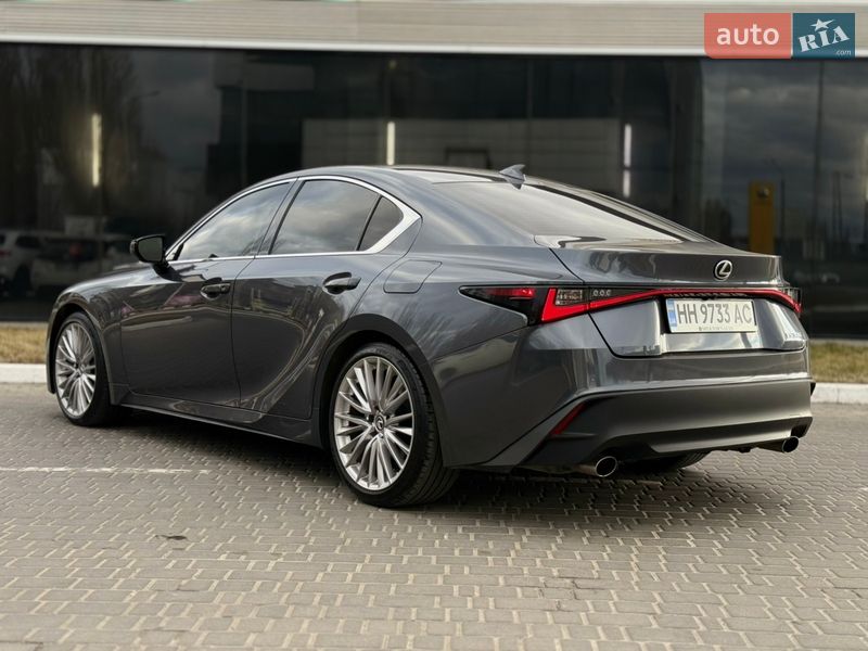 Седан Lexus IS 2023 в Одесі