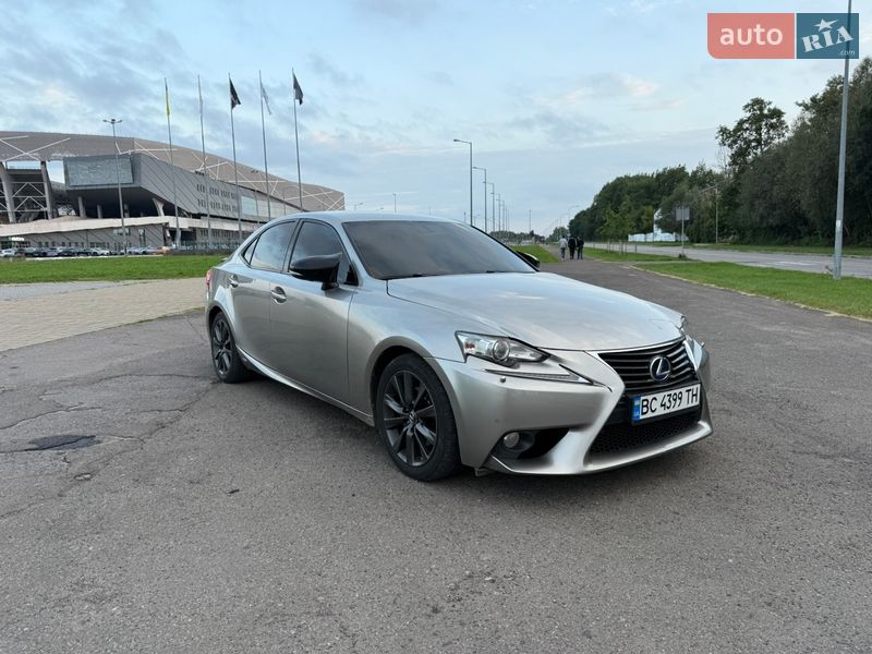 Седан Lexus IS 2014 в Львове