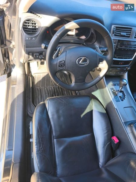 Седан Lexus IS 2008 в Полтаві