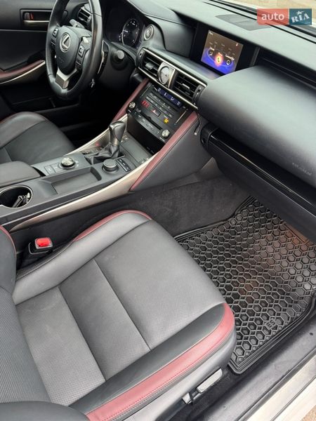 Седан Lexus IS 2016 в Киеве
