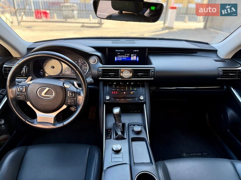 Седан Lexus IS 2018 в Киеве