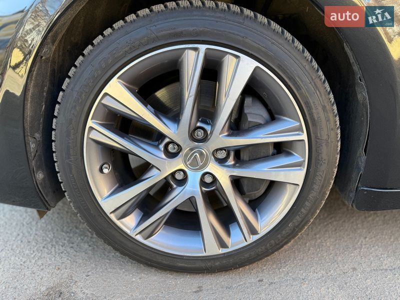 Седан Lexus IS 2018 в Киеве
