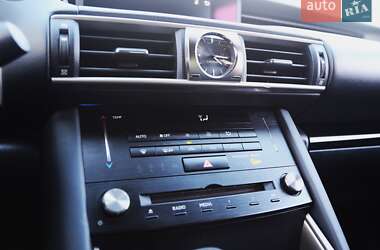Седан Lexus IS 2017 в Киеве