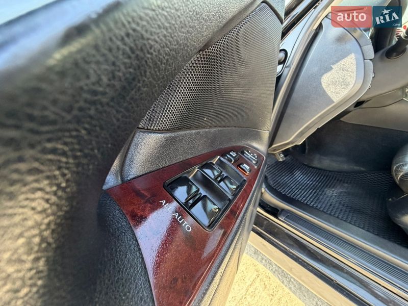 Седан Lexus IS 2008 в Солотвине