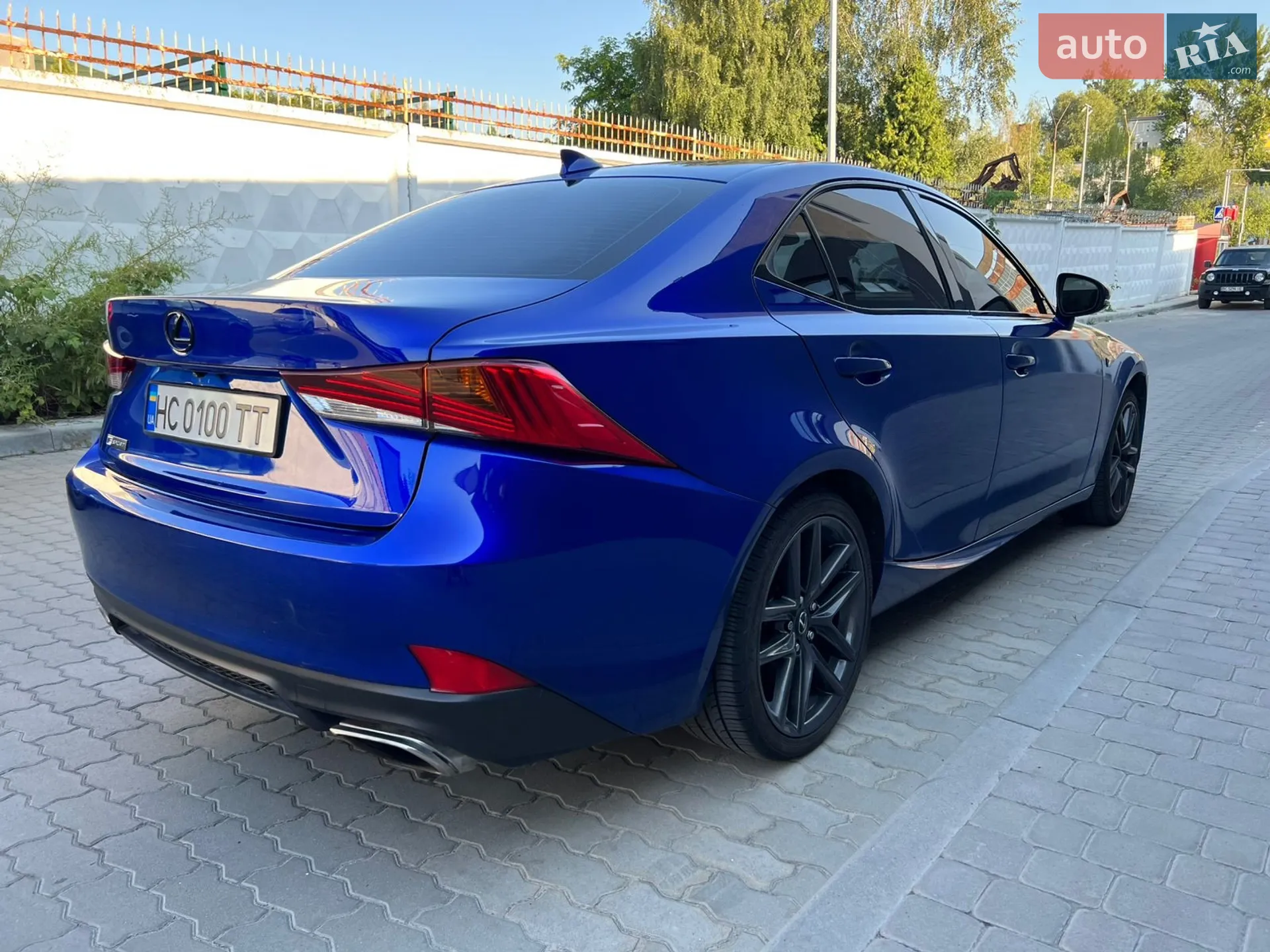 2017 Lexus IS - мініатюра 11