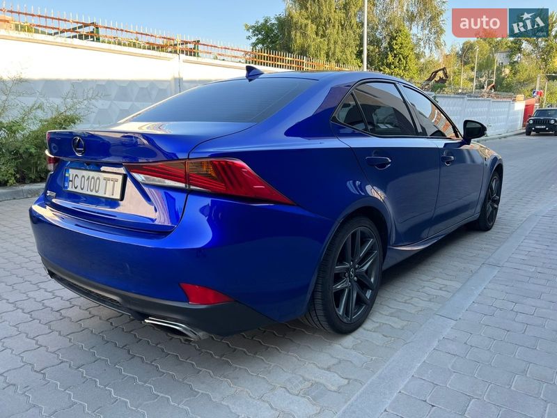 Седан Lexus IS 2017 в Львове