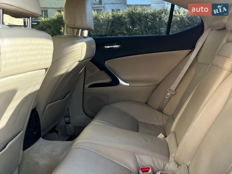Седан Lexus IS 2007 в Львові