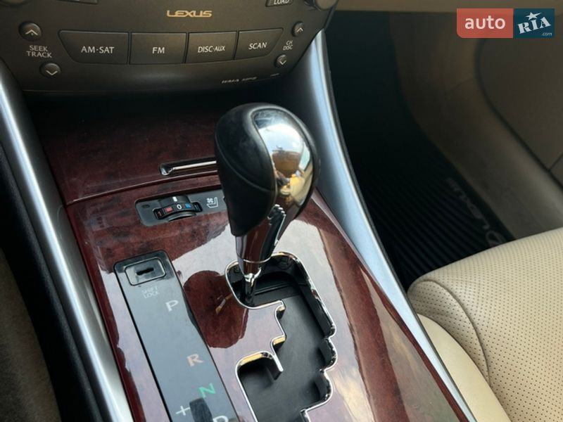 Седан Lexus IS 2007 в Львові