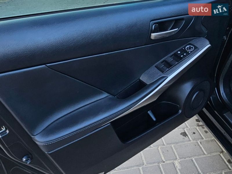 Седан Lexus IS 2020 в Киеве фото 22 Седан Lexus IS 2020 в Киеве