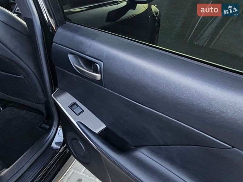 Седан Lexus IS 2020 в Киеве фото 27 Седан Lexus IS 2020 в Киеве