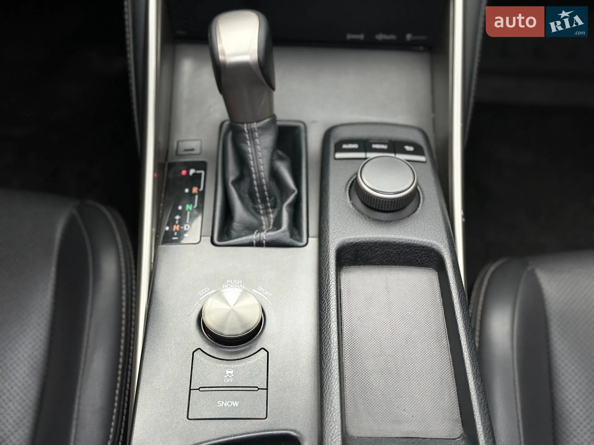 2015 Lexus IS - мініатюра 17