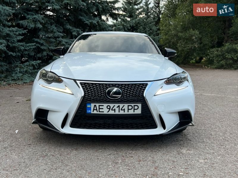 Седан Lexus IS 2017 в Чернігові фото Седан Lexus IS 2017 в Чернігові