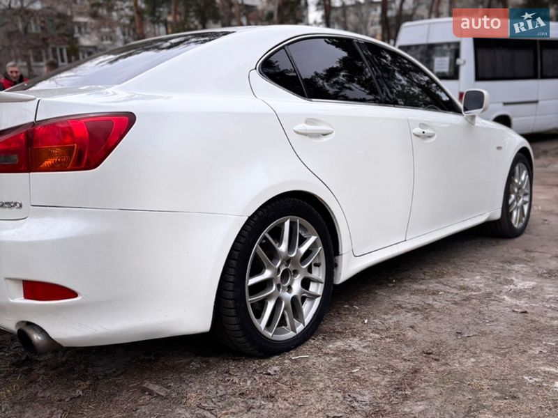 Седан Lexus IS 2006 в Киеве