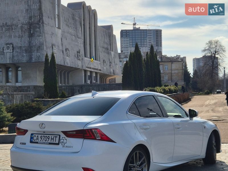 Седан Lexus IS 2016 в Черкасах