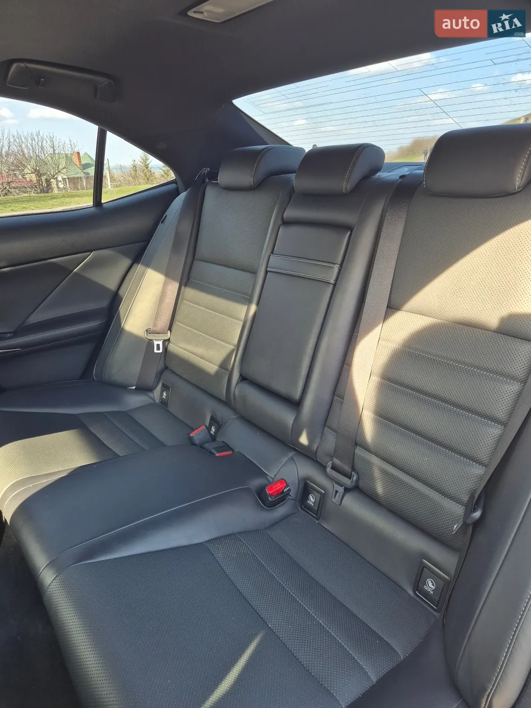 2016 Lexus IS - мініатюра 11