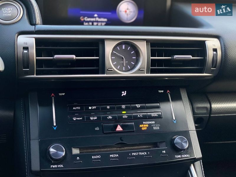 Седан Lexus IS 2013 в Киеве фото 40 Седан Lexus IS 2013 в Киеве