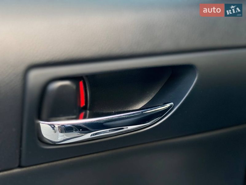 Седан Lexus IS 2013 в Киеве фото 44 Седан Lexus IS 2013 в Киеве