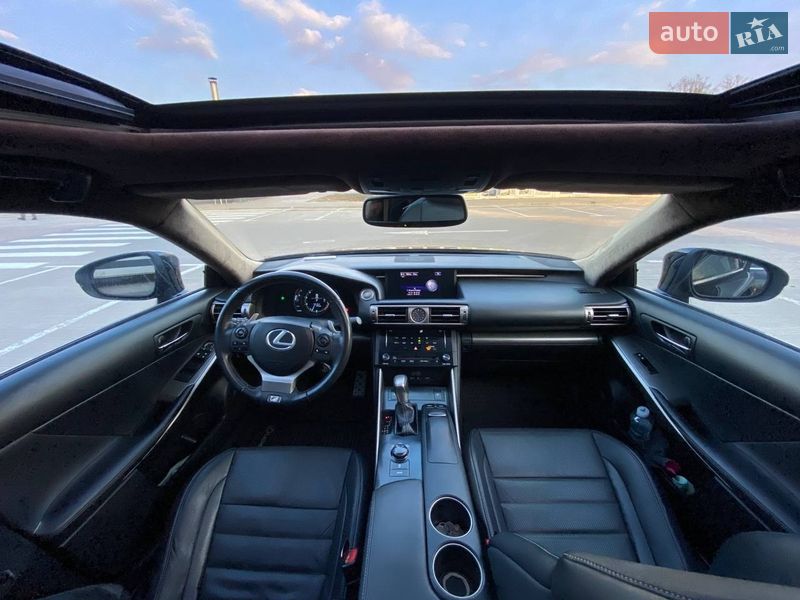 Седан Lexus IS 2013 в Киеве фото 49 Седан Lexus IS 2013 в Киеве