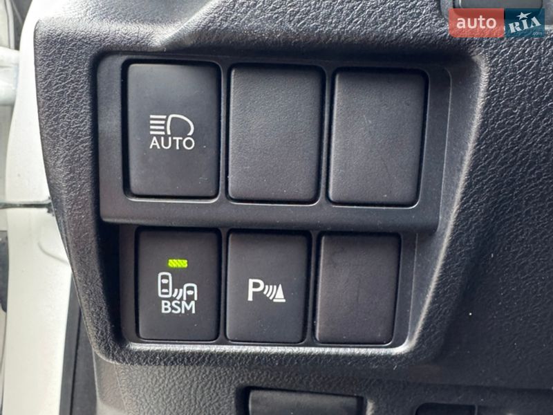 Седан Lexus IS 2016 в Киеве фото 29 Седан Lexus IS 2016 в Киеве