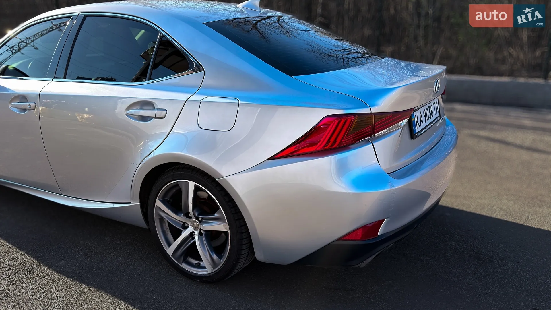 2019 Lexus IS - мініатюра 6