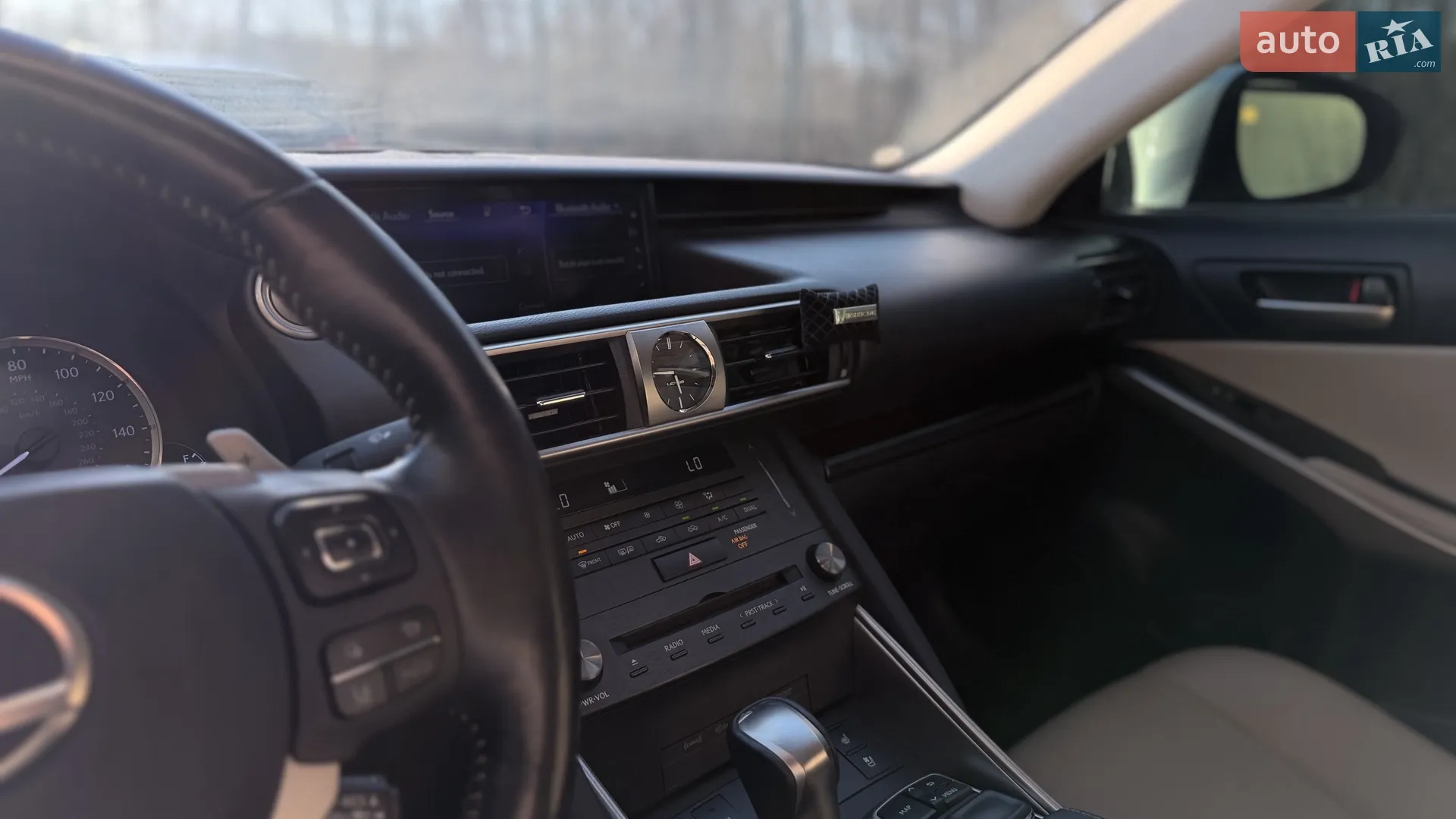 2019 Lexus IS - мініатюра 16