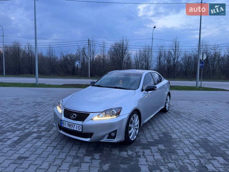 Lexus IS 2010