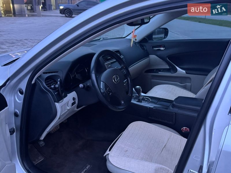 Седан Lexus IS 2010 в Полтаве