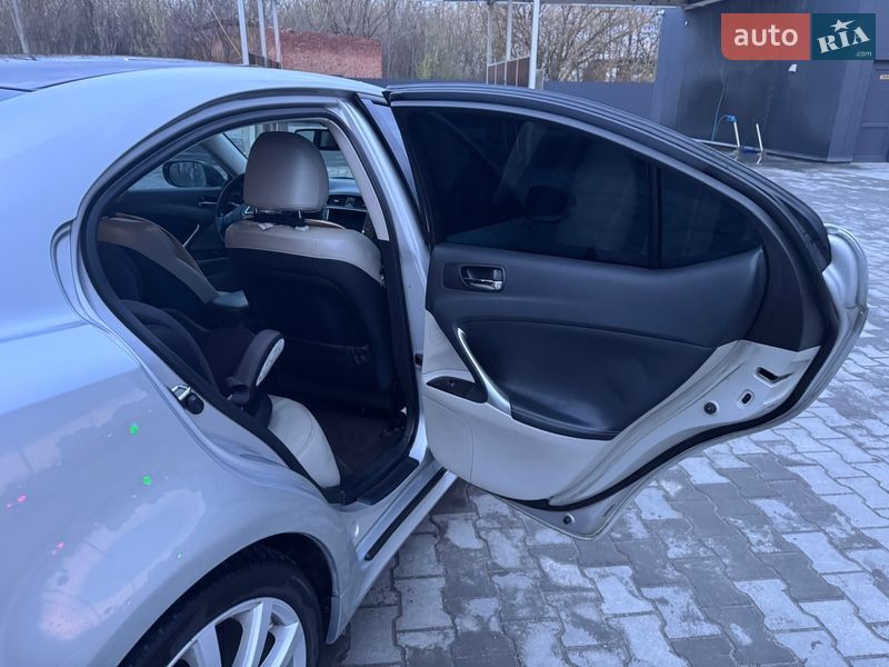 Седан Lexus IS 2010 в Полтаве